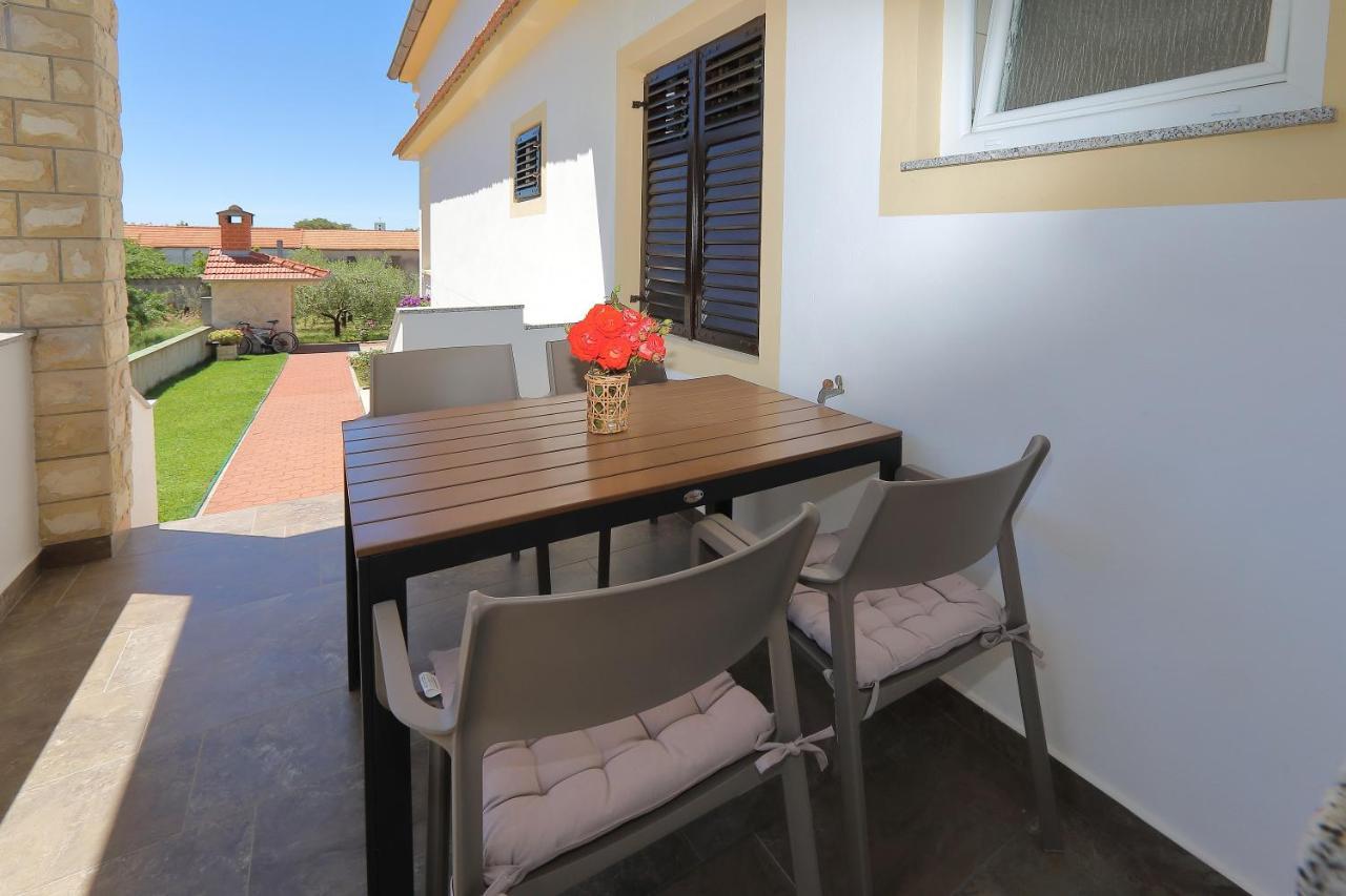Apartmani Bruno Bibinje Exterior foto